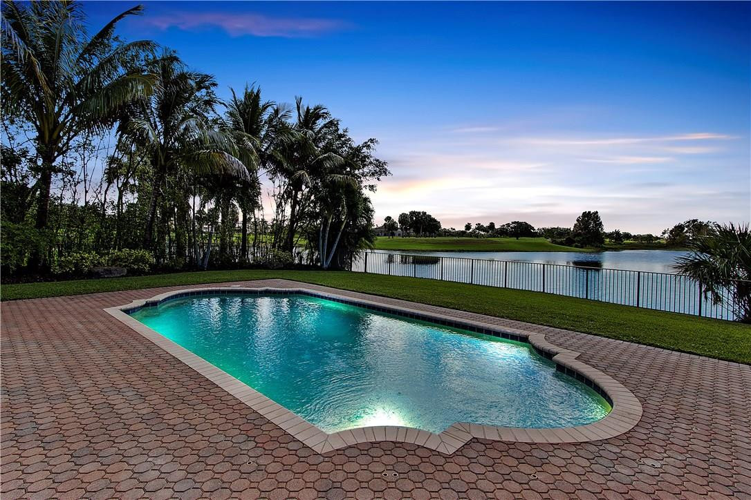 HERON ISLES - Residential