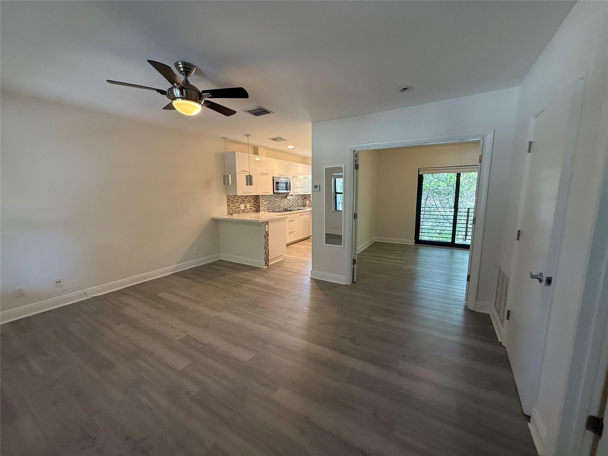 Downtown 1 bedroom 1 bathroom apartment walking distance from Las Olas Blvd. This apartment has modern appliances and a washer/dryer stackable in unit.
Move in Funds:
First Months Rent : $2,095.00
2 Last Month : $4,190.00