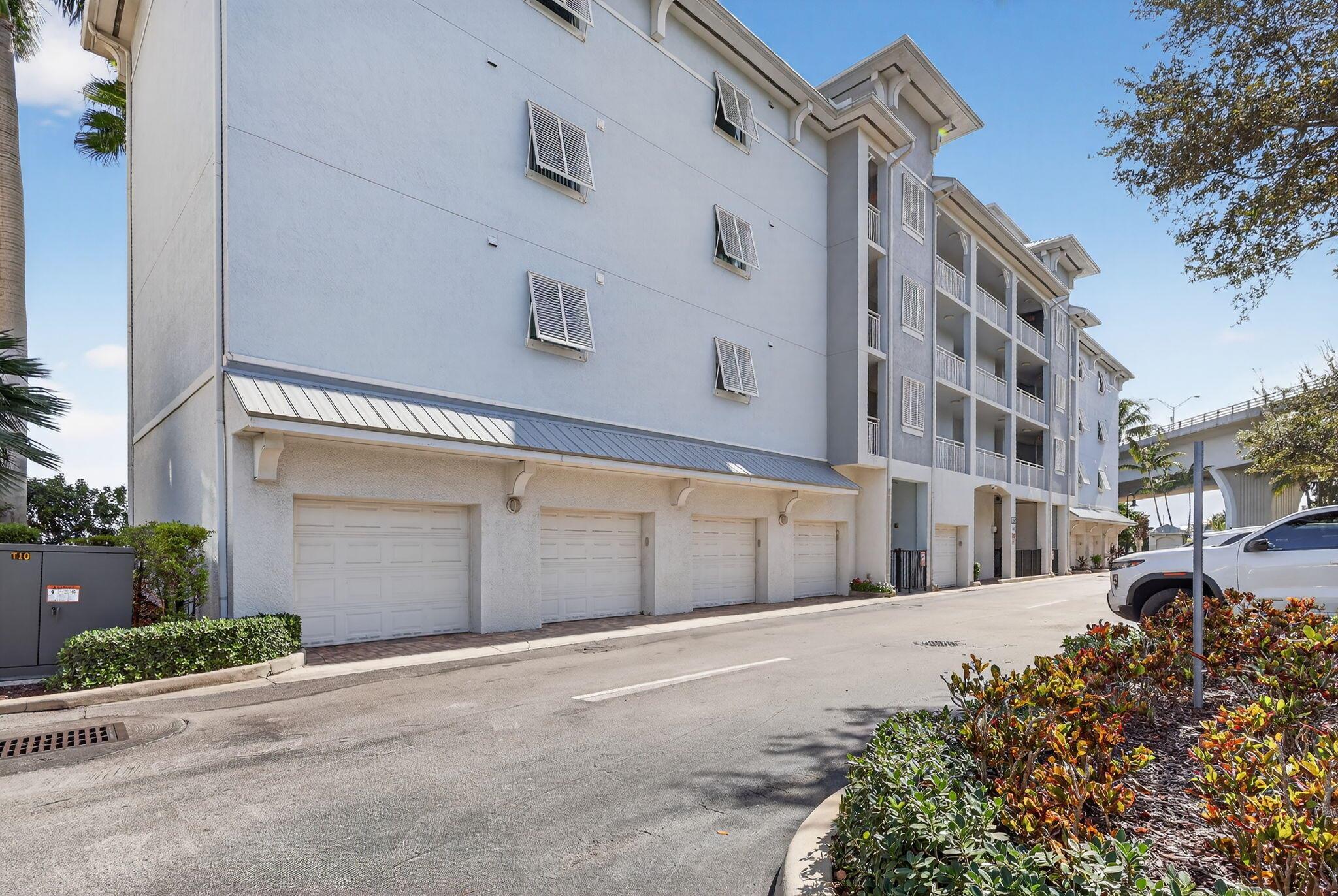 HARBORAGE YACHT CONDO - Residential