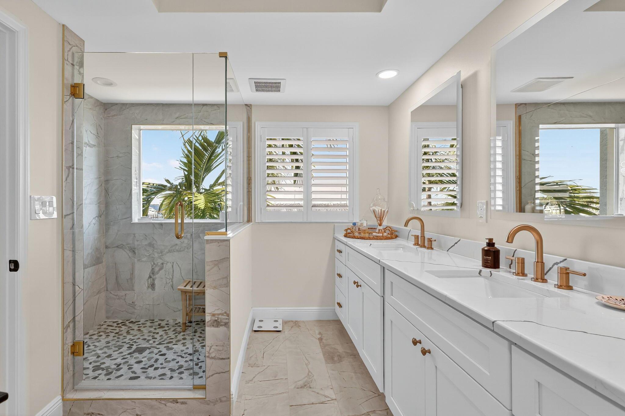 HARBORAGE YACHT CONDO - Residential