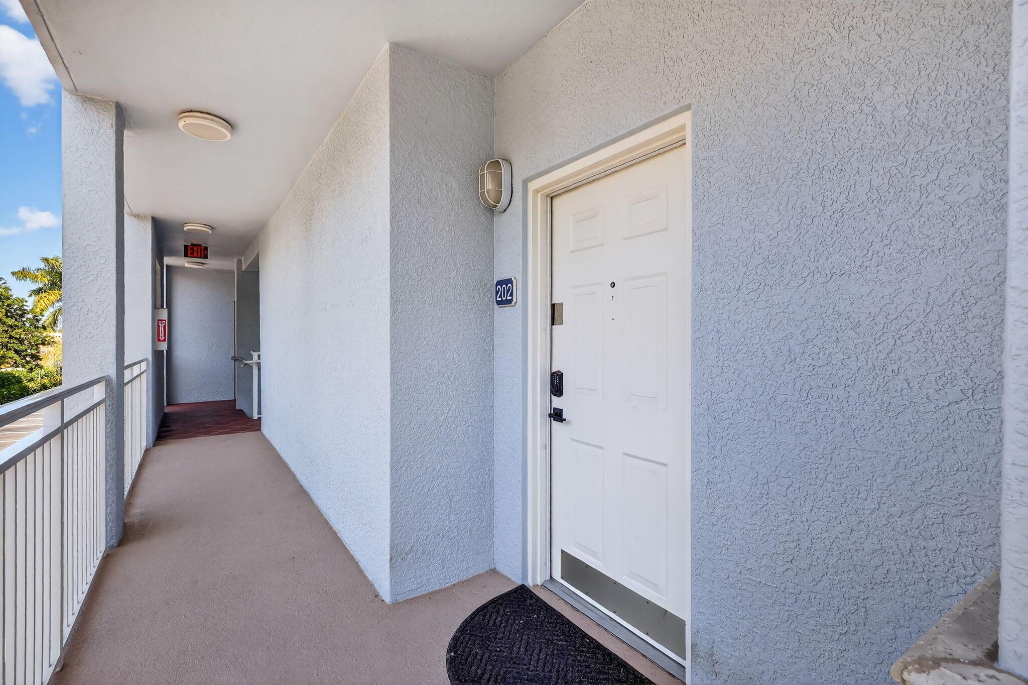 HARBORAGE YACHT CONDO - Residential