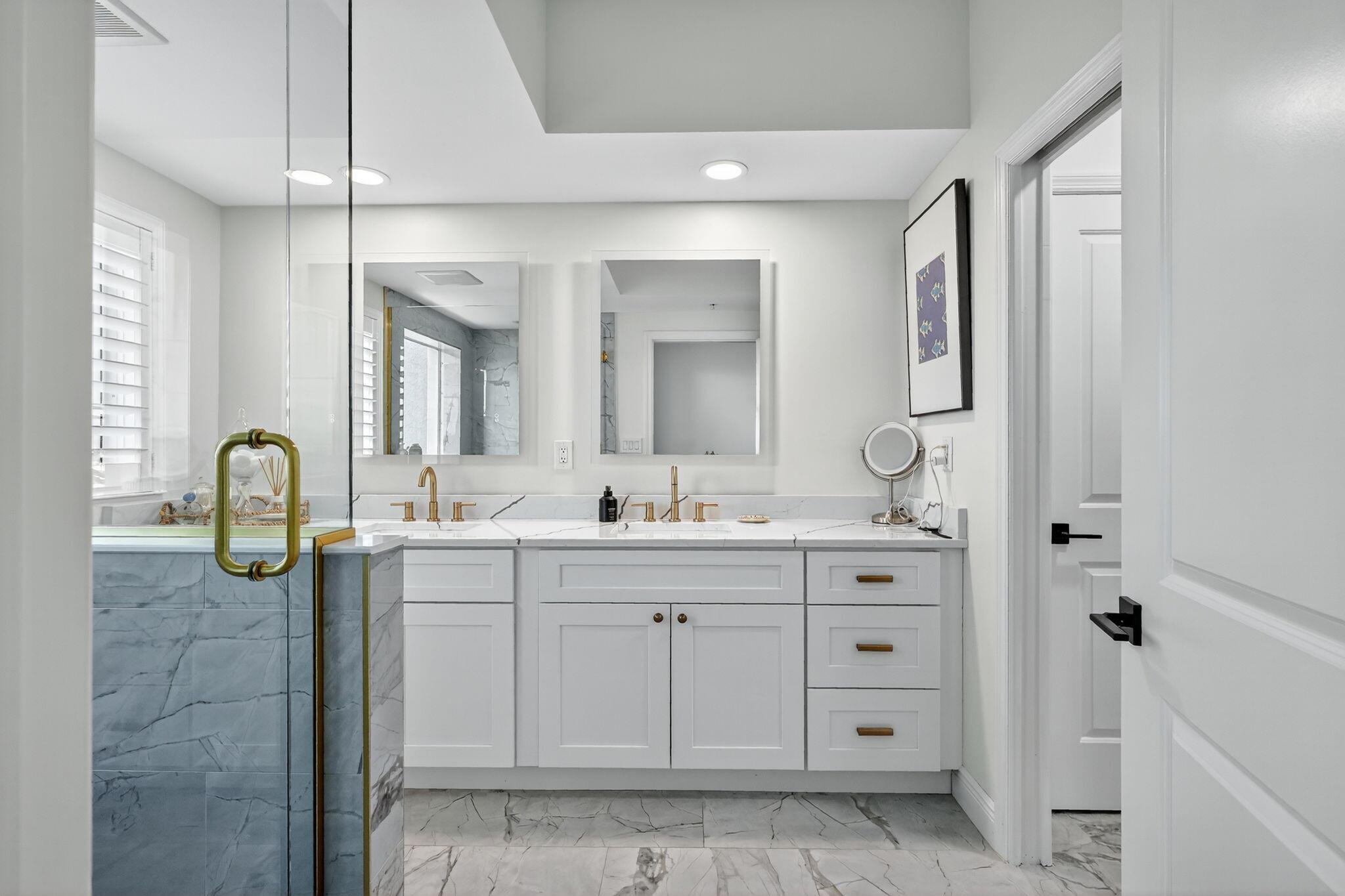 HARBORAGE YACHT CONDO - Residential