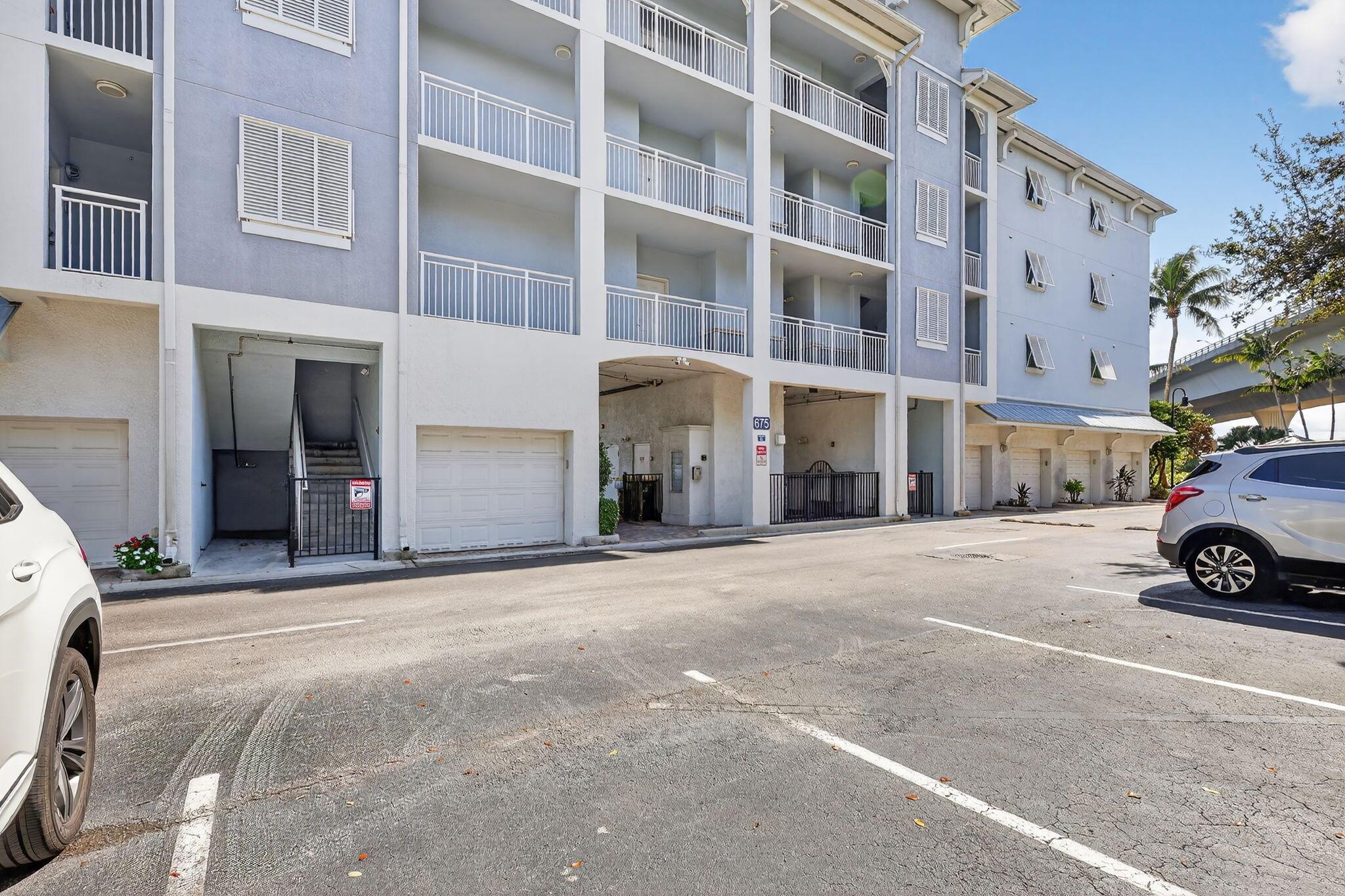 HARBORAGE YACHT CONDO - Residential