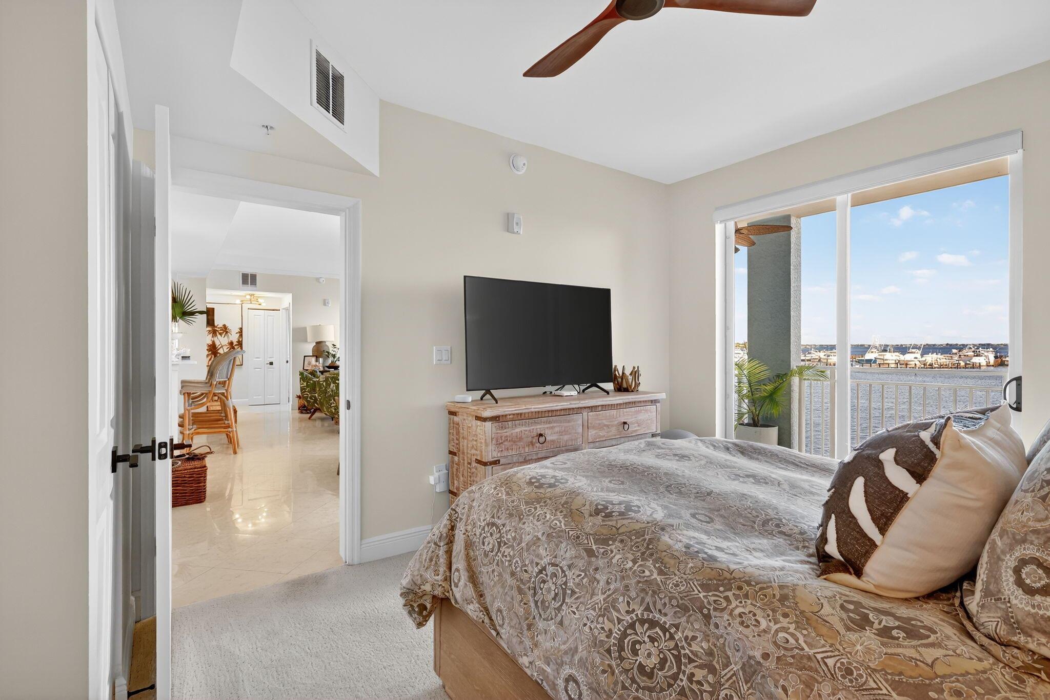 HARBORAGE YACHT CONDO - Residential