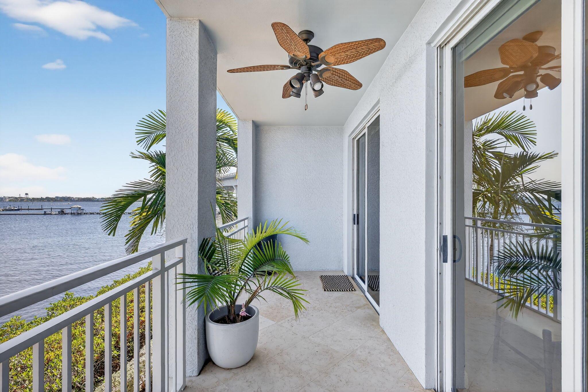 HARBORAGE YACHT CONDO - Residential