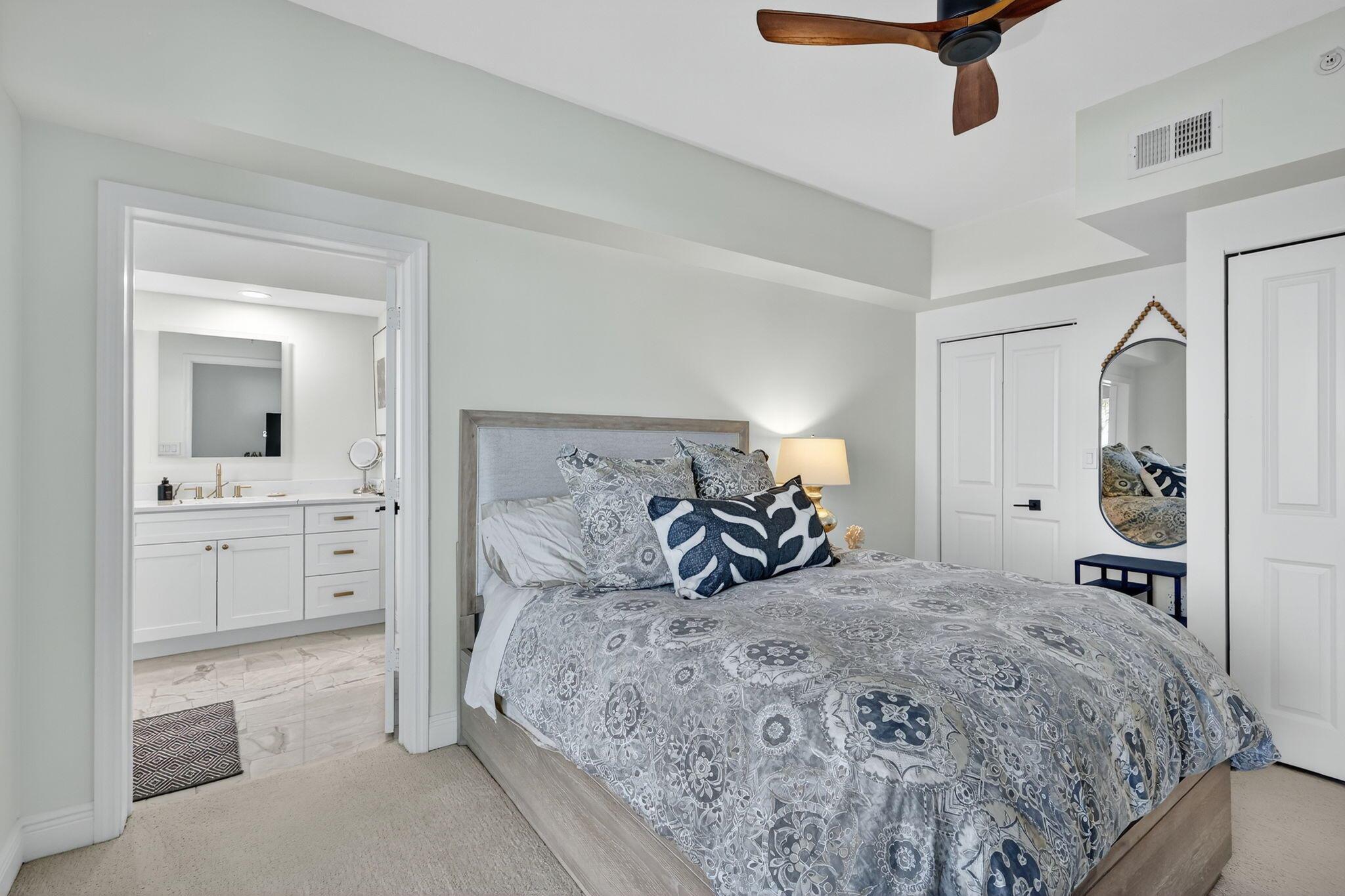 HARBORAGE YACHT CONDO - Residential