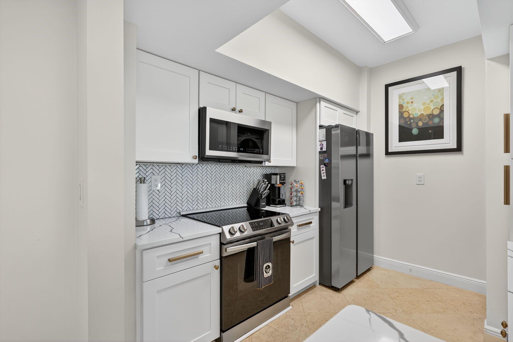 HARBORAGE YACHT CONDO - Residential