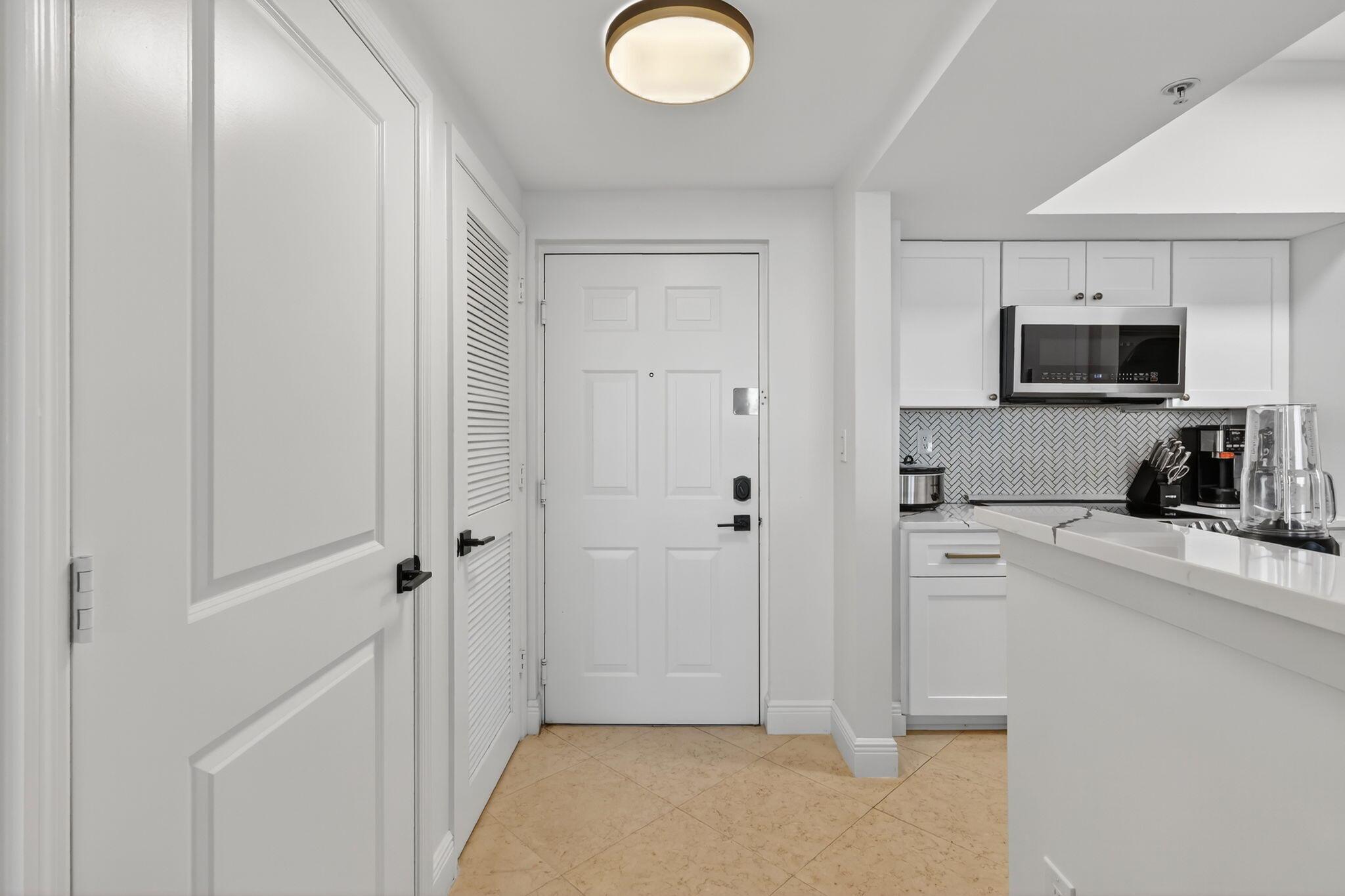 HARBORAGE YACHT CONDO - Residential