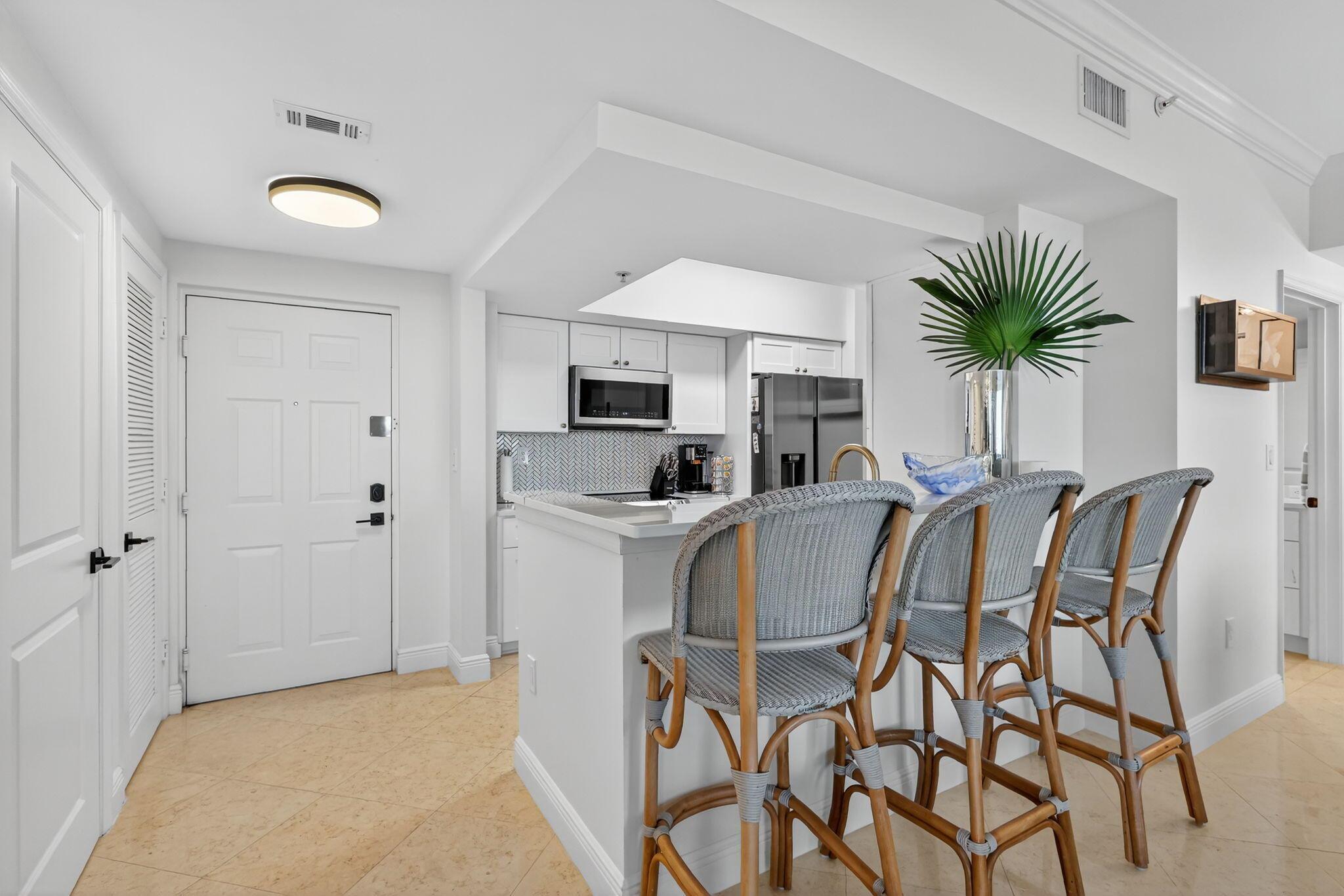 HARBORAGE YACHT CONDO - Residential