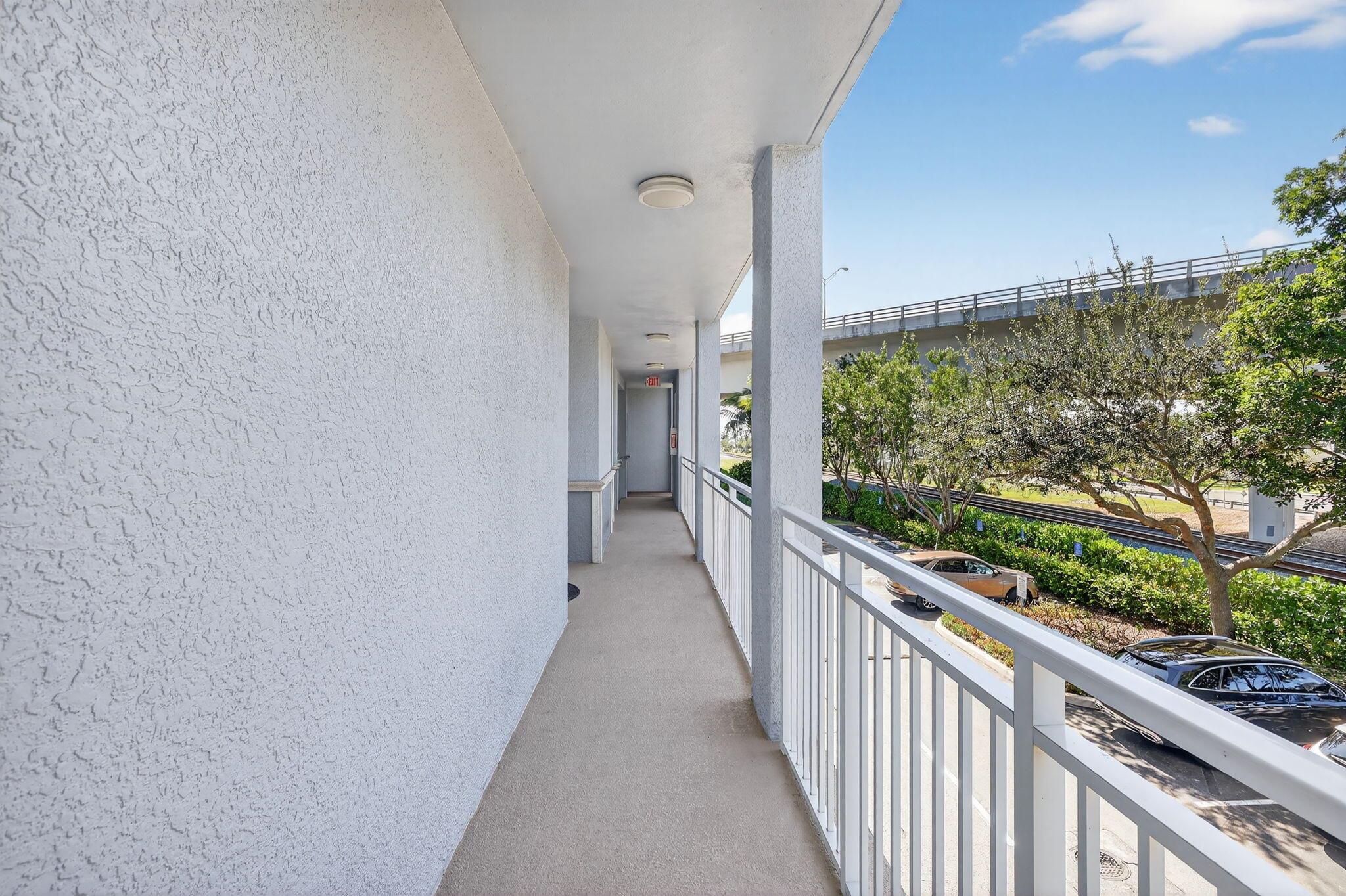 HARBORAGE YACHT CONDO - Residential