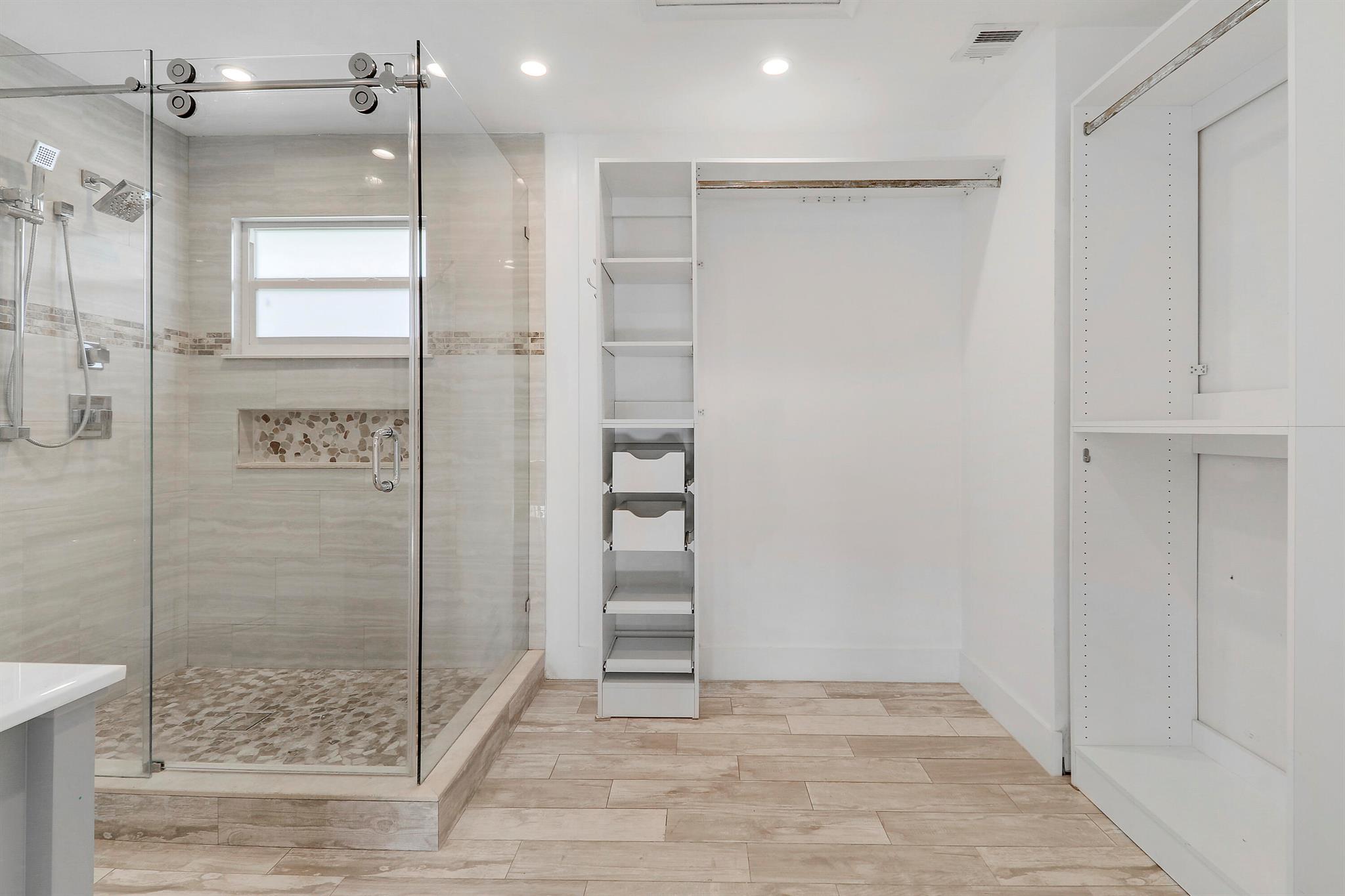 LAKES OF TARA UNIT 1 - Residential