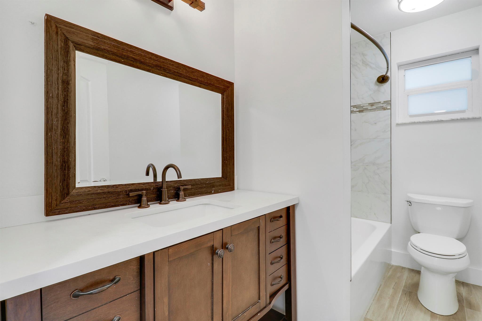 LAKES OF TARA UNIT 1 - Residential