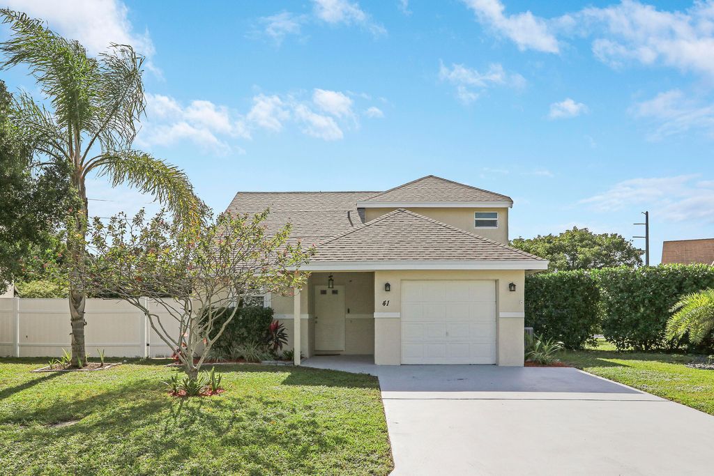 Photo of 41 Tara Lakes Drive E, Boynton Beach, FL 33436 (MLS # R11146264)