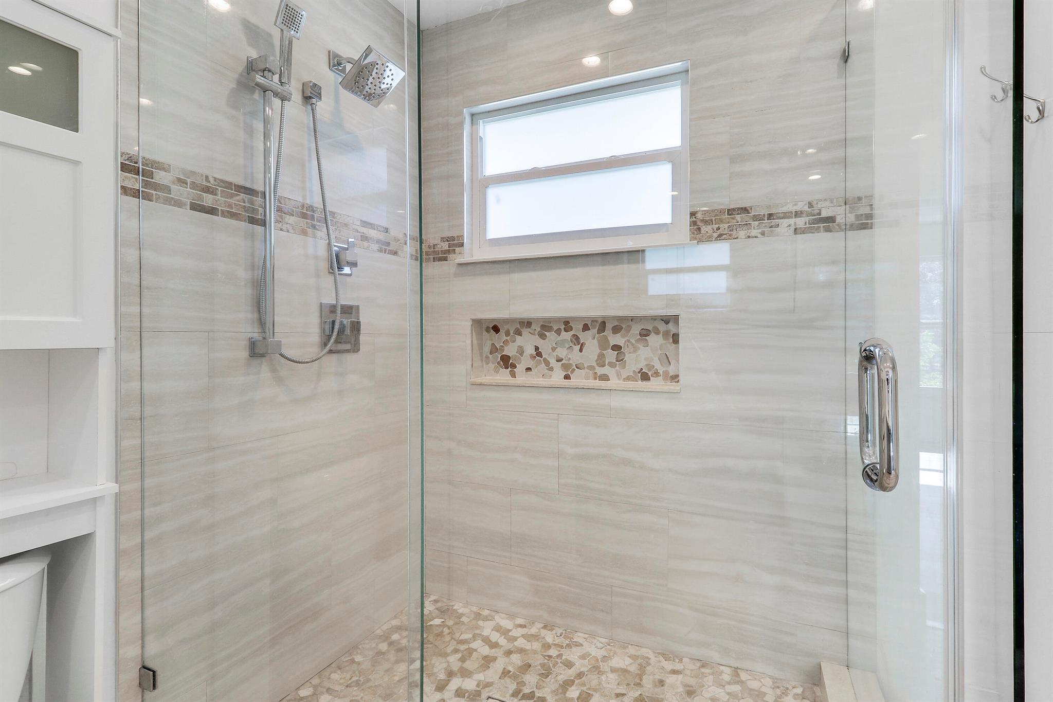 LAKES OF TARA UNIT 1 - Residential