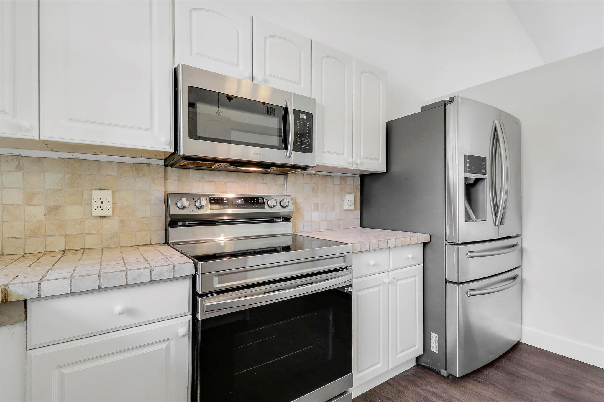 LAKES OF TARA UNIT 1 - Residential