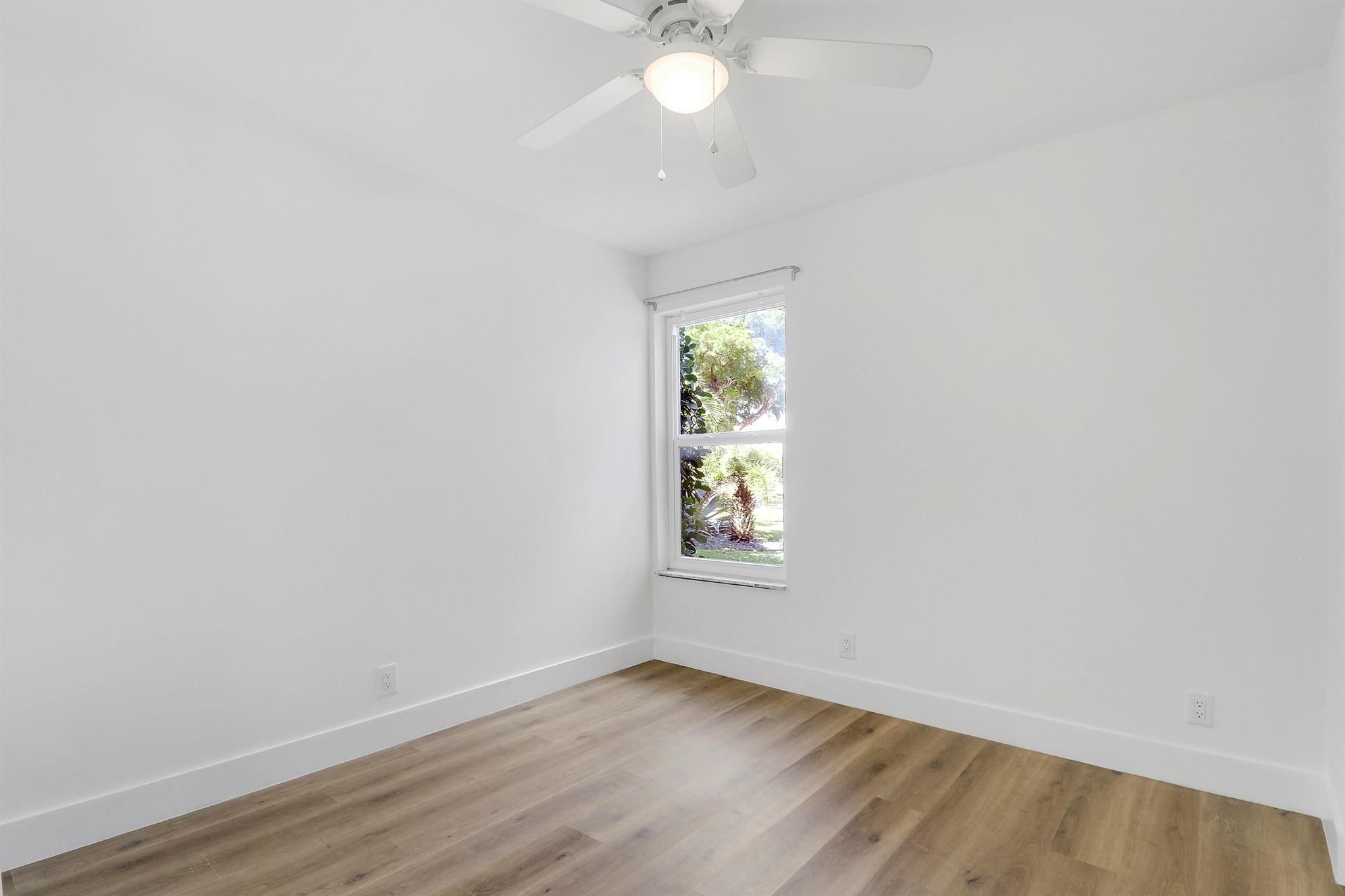 LAKES OF TARA UNIT 1 - Residential