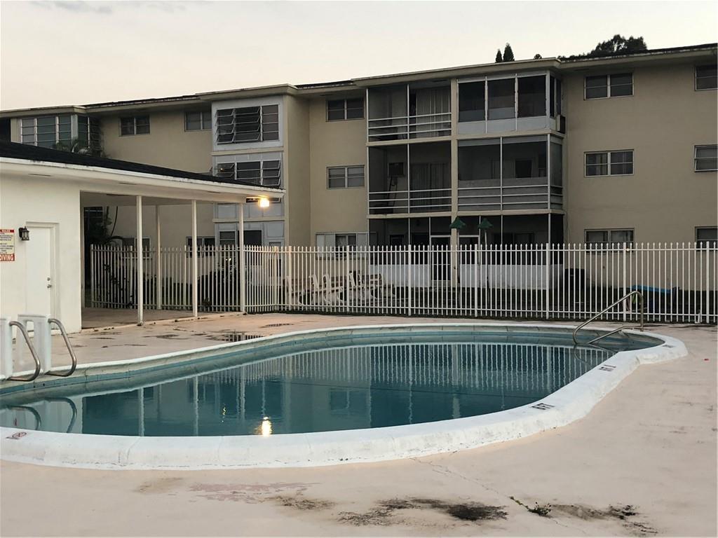 LAKE PARK GARDENS # 3 - Residential