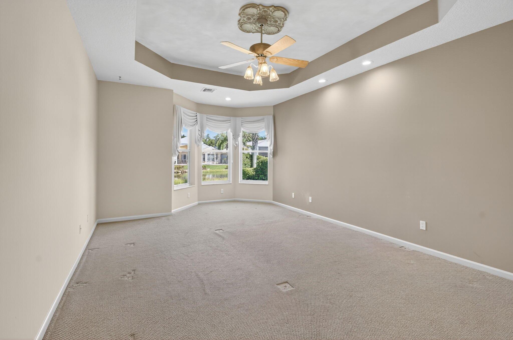 VALENCIA FALLS - Residential