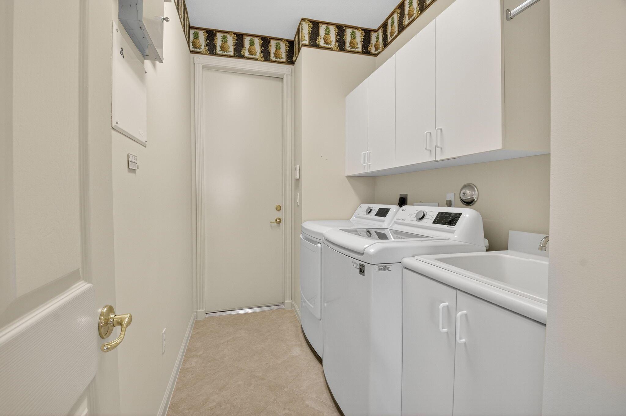 VALENCIA FALLS - Residential