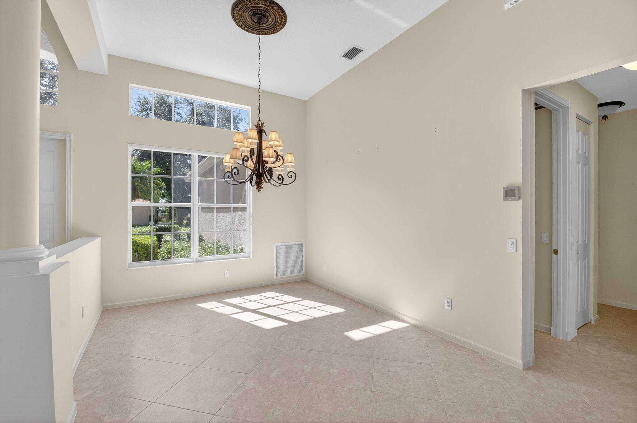 VALENCIA FALLS - Residential