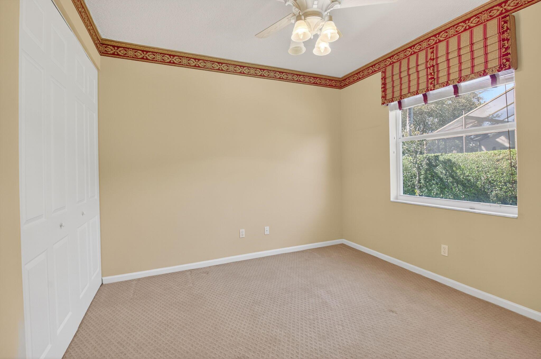 VALENCIA FALLS - Residential