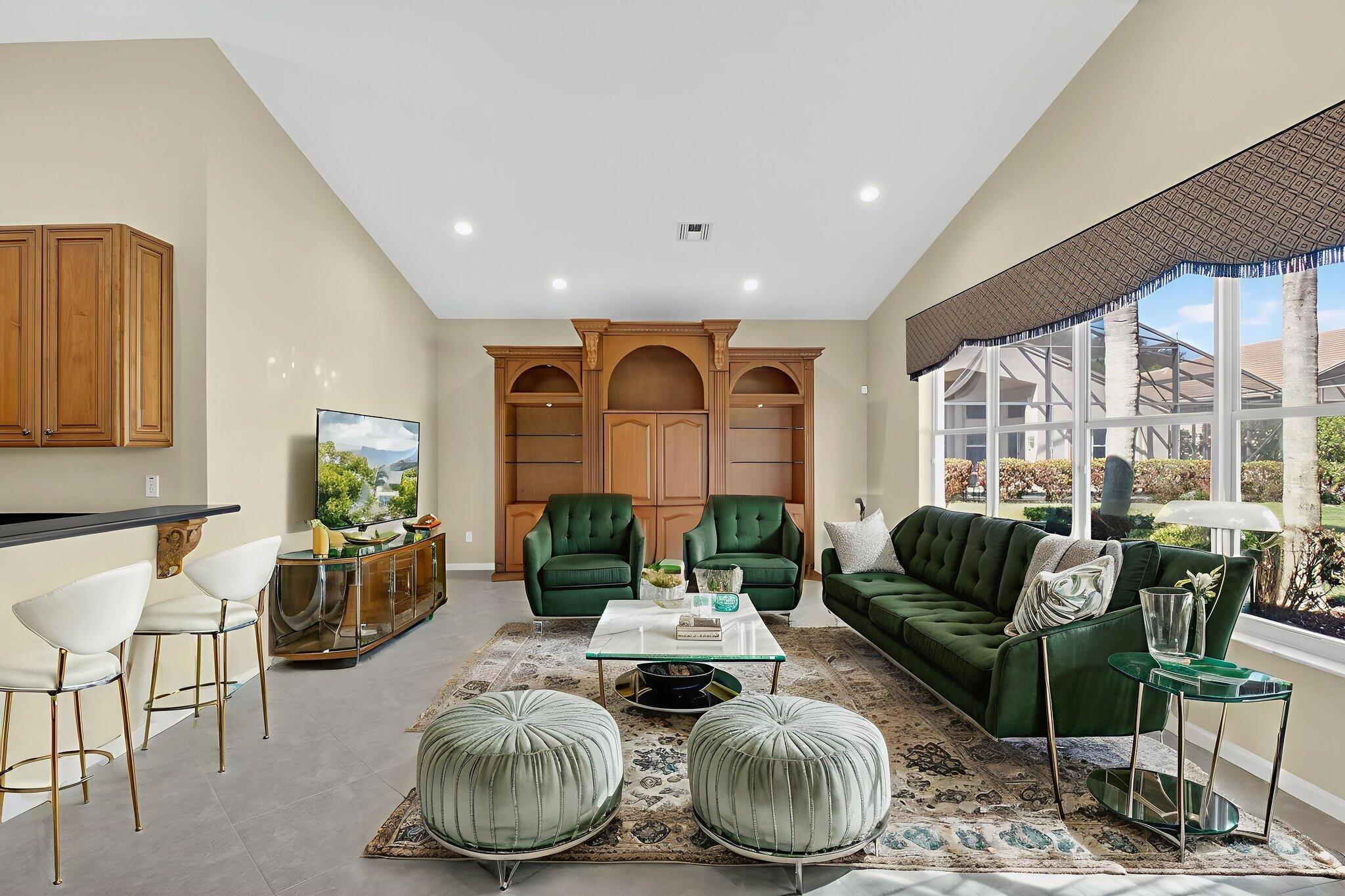 VALENCIA FALLS - Residential