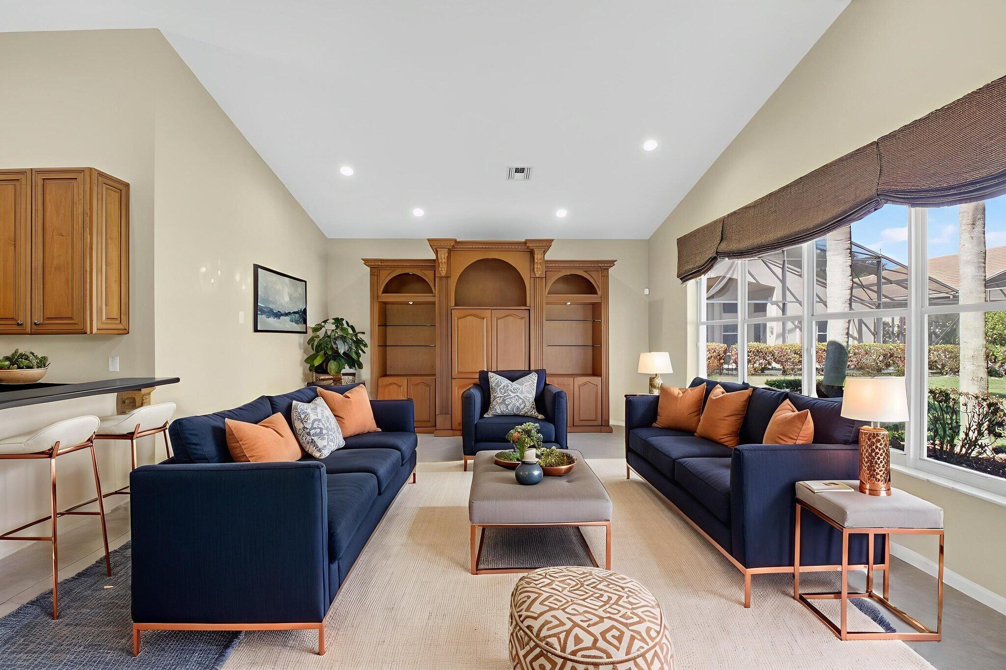 VALENCIA FALLS - Residential