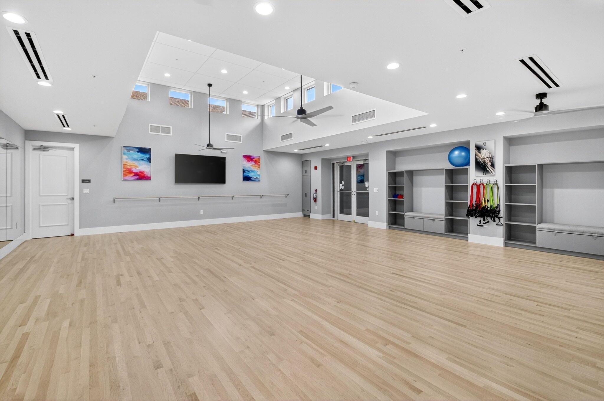 VALENCIA FALLS - Residential