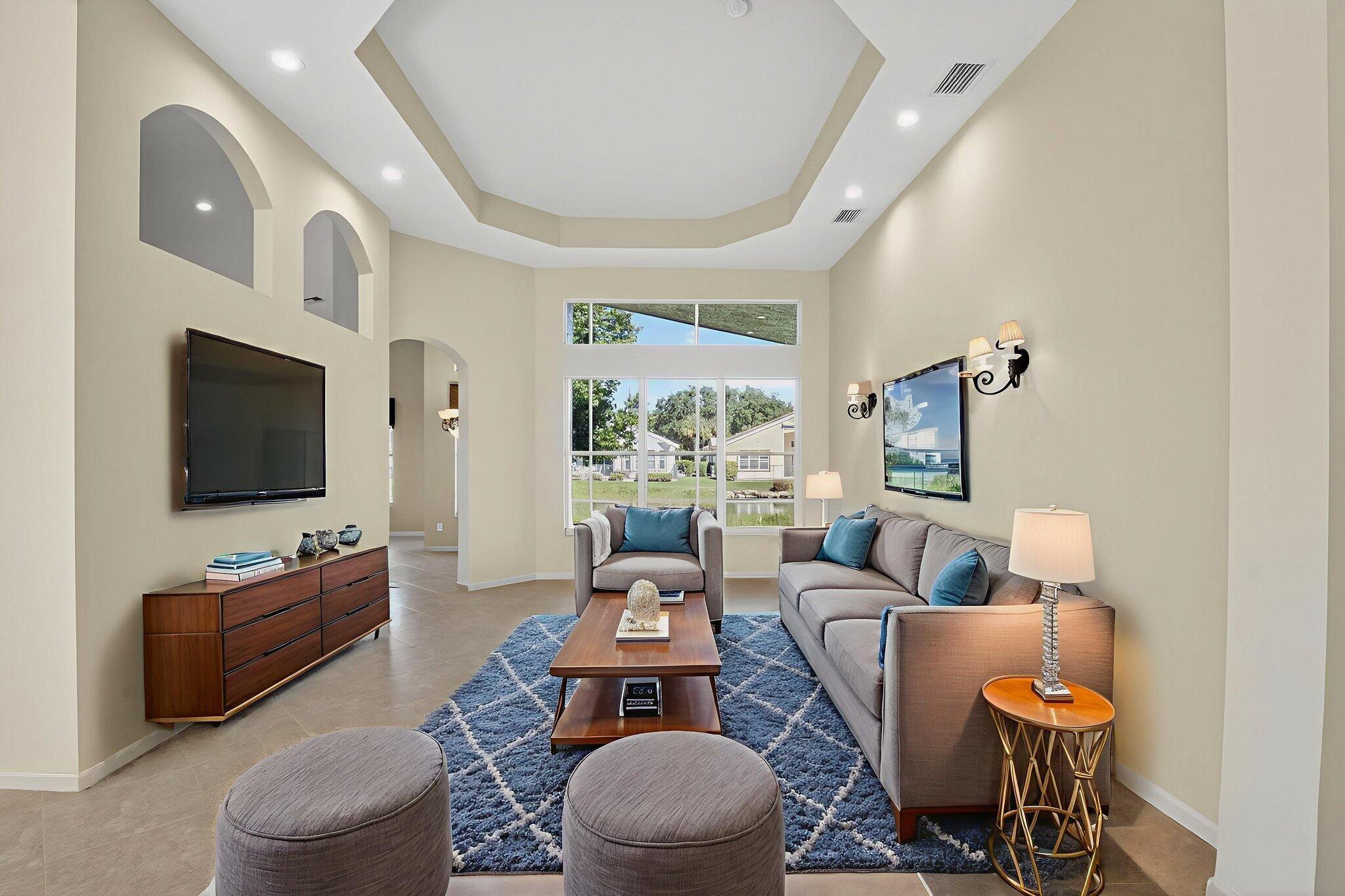 VALENCIA FALLS - Residential