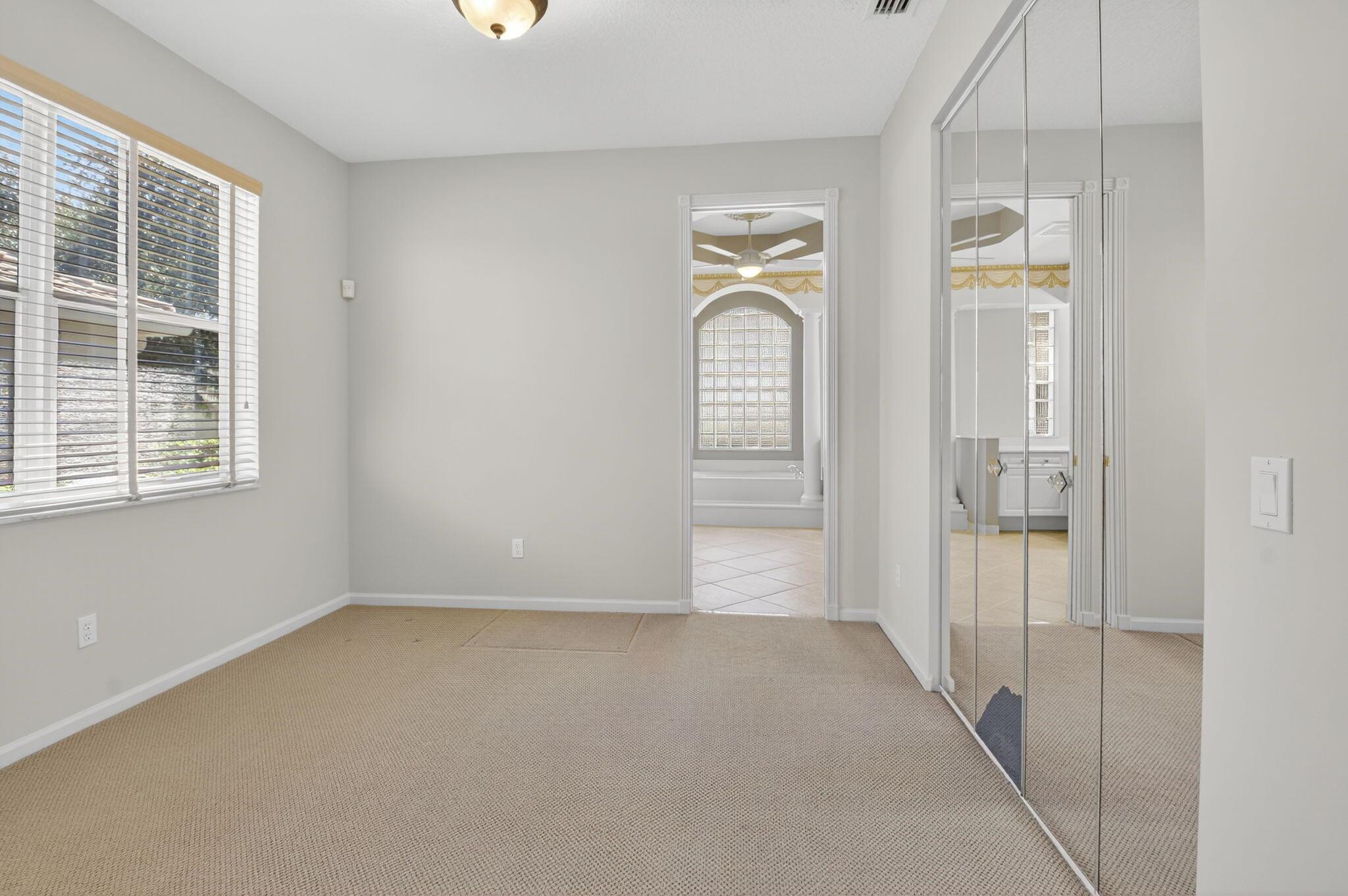 VALENCIA FALLS - Residential