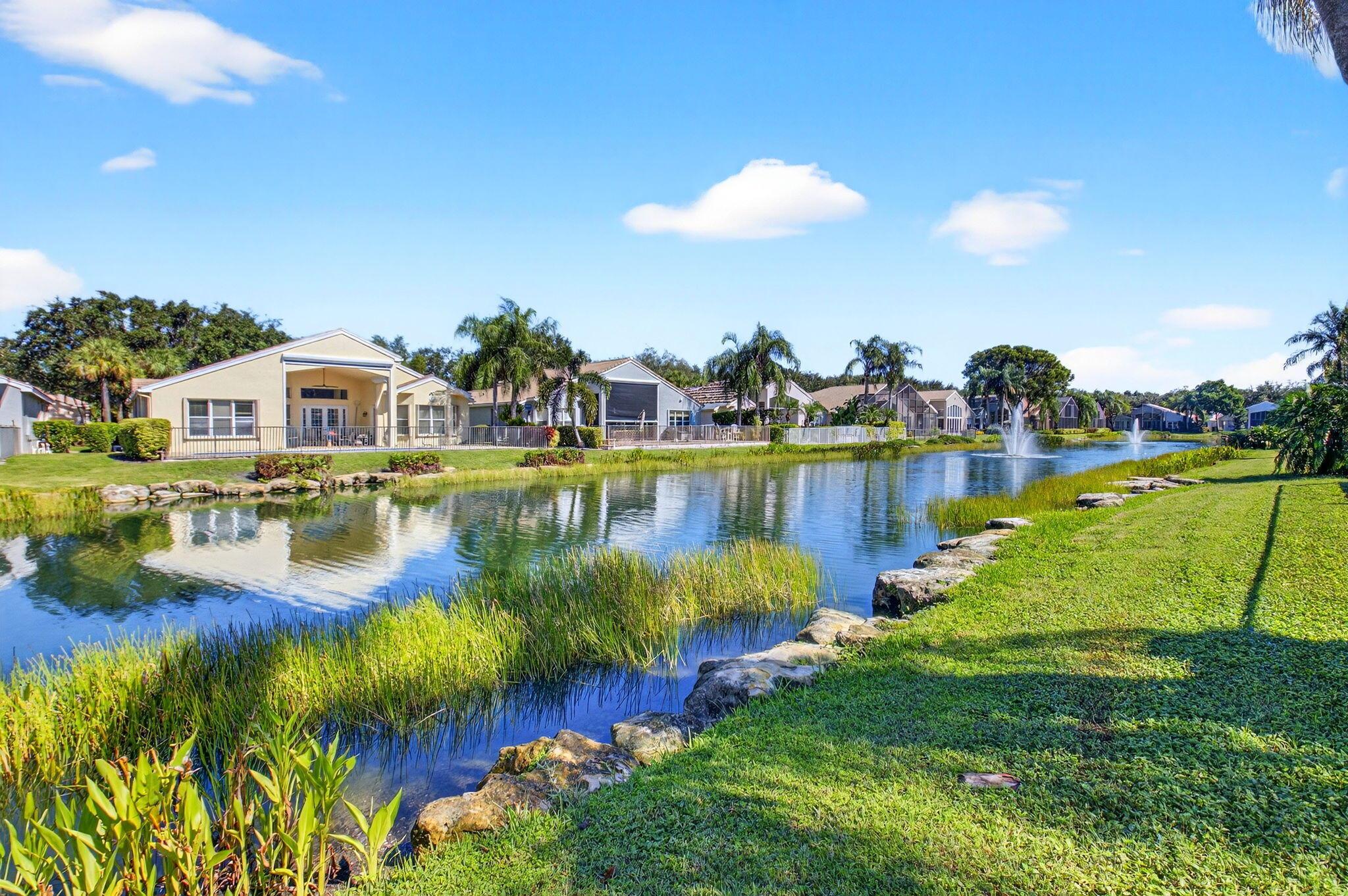 VALENCIA FALLS - Residential