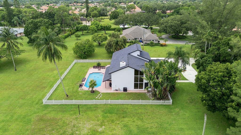 Photo of 10400 W Tara Boulevard, Boynton Beach, FL 33437 (MLS # B26034992)