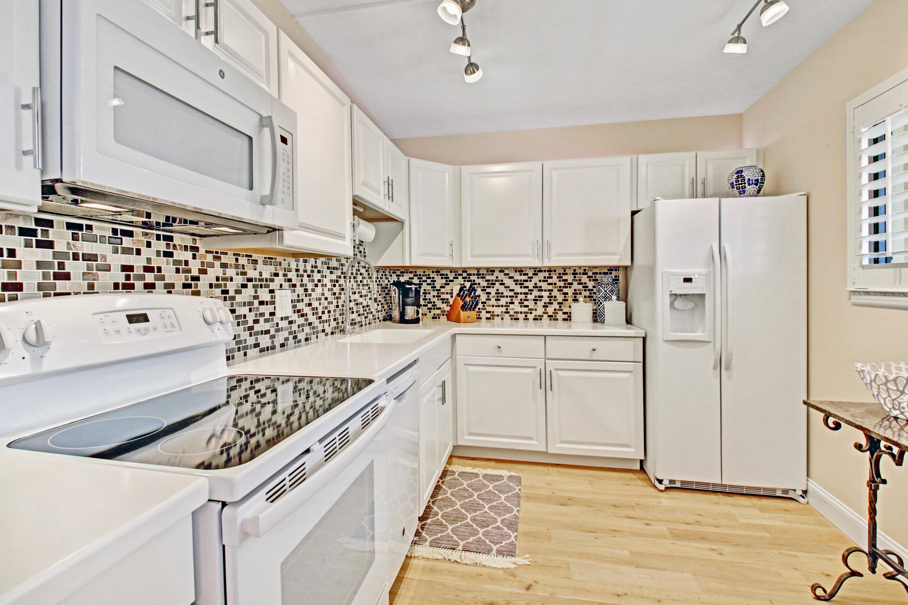 OCEAN TRAIL CONDO I - Residential Lease