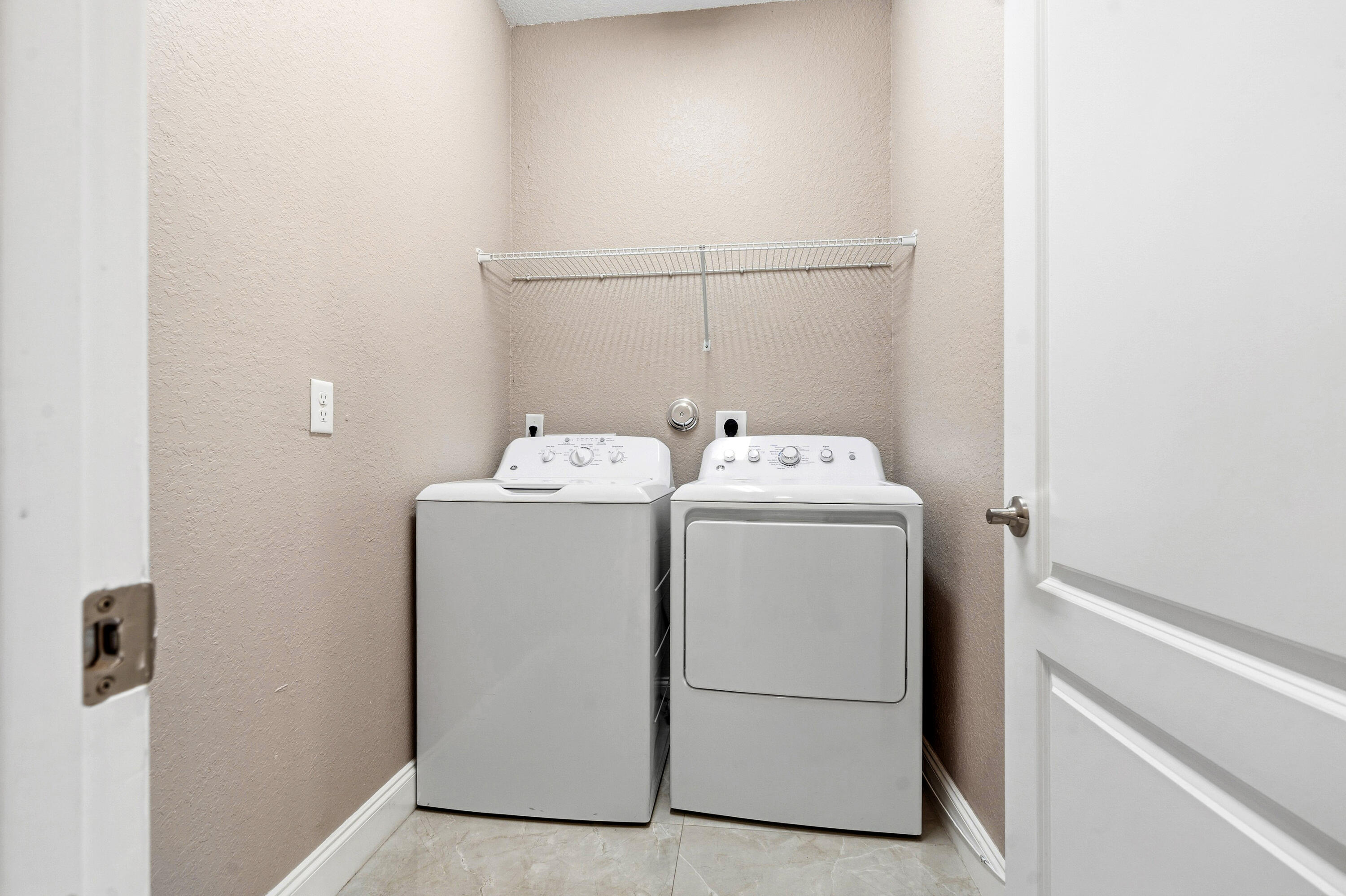 CRESTWOOD NORTH - Residential