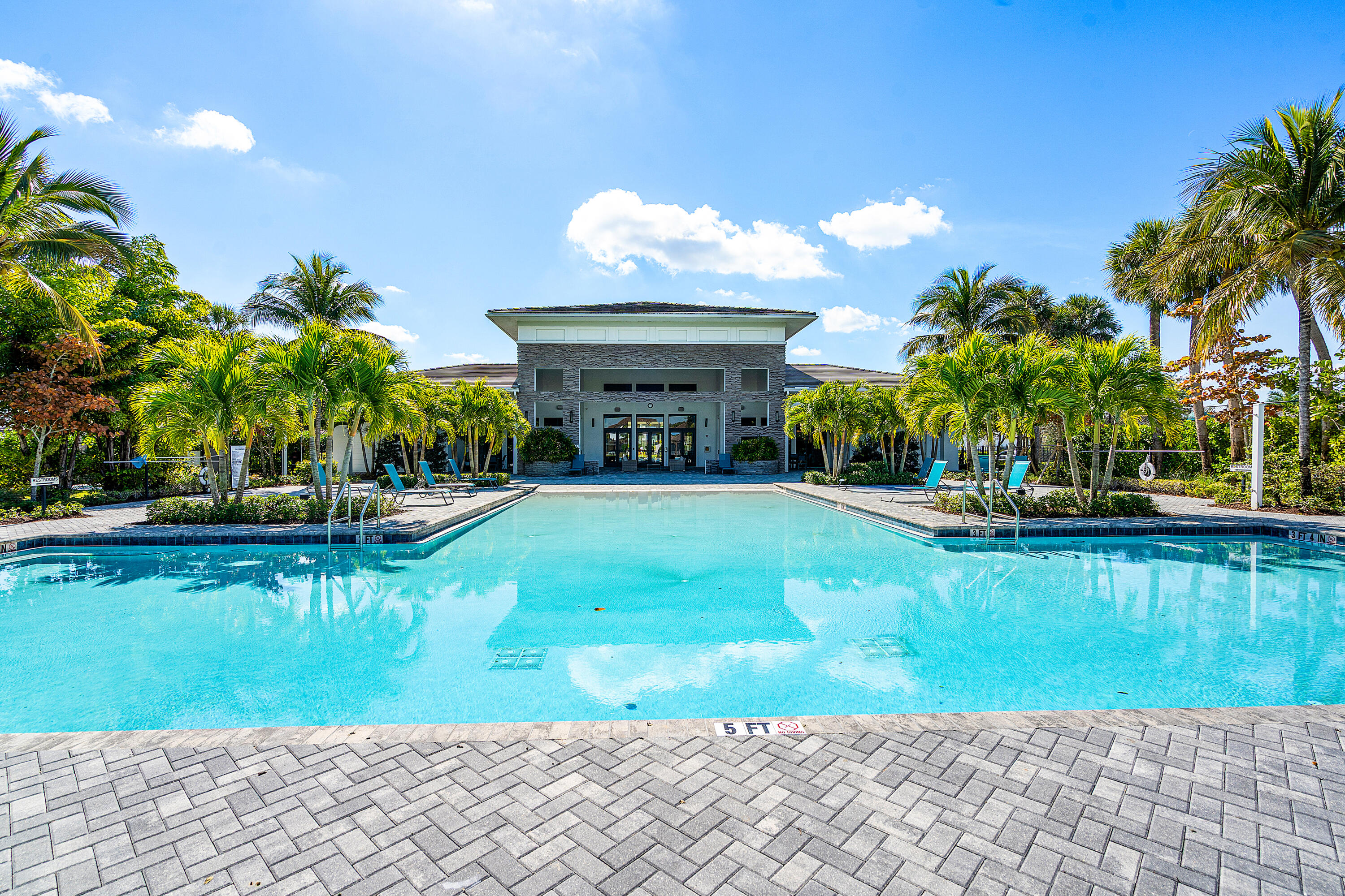 CRESTWOOD NORTH - Residential