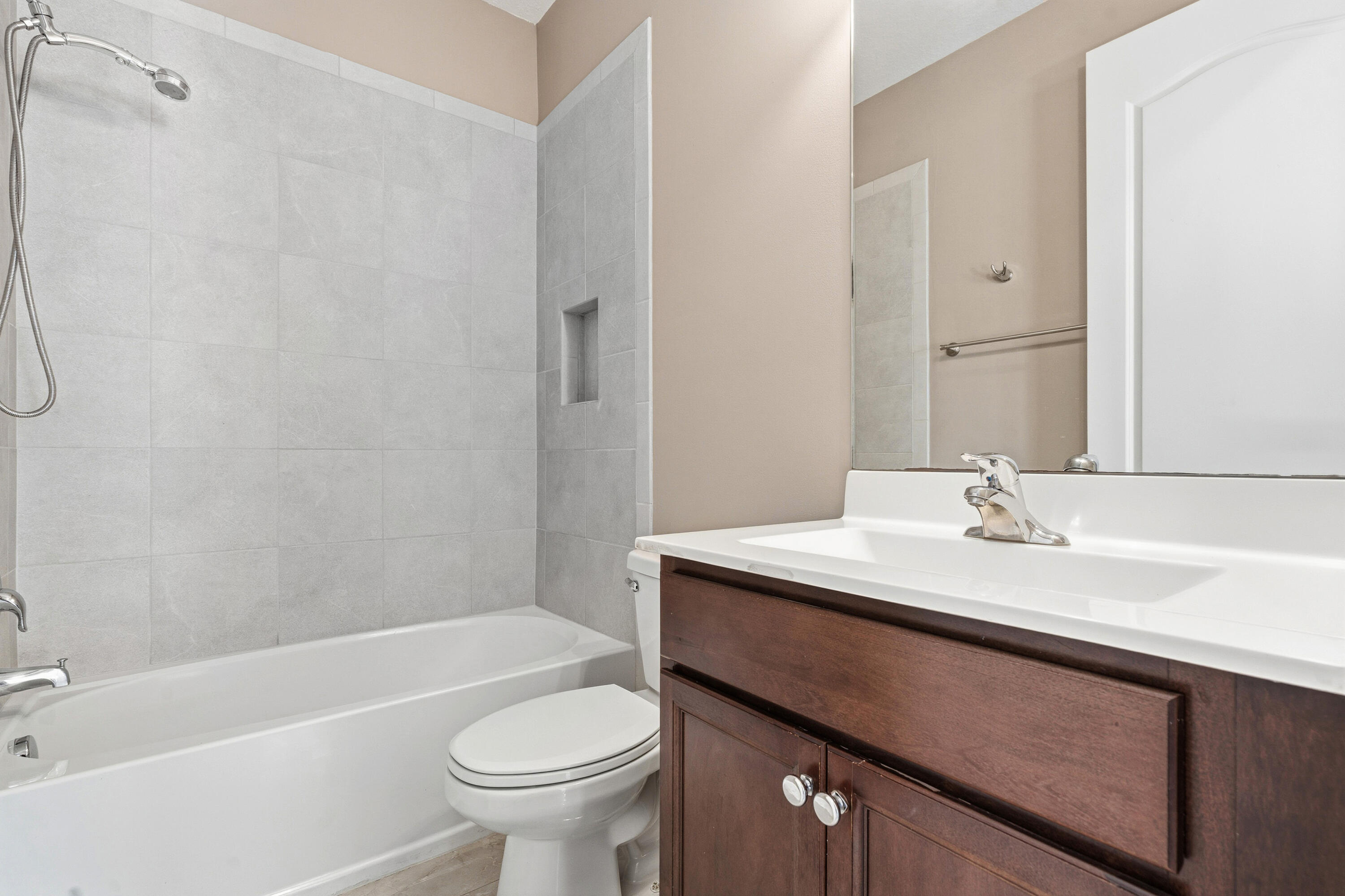 CRESTWOOD NORTH - Residential