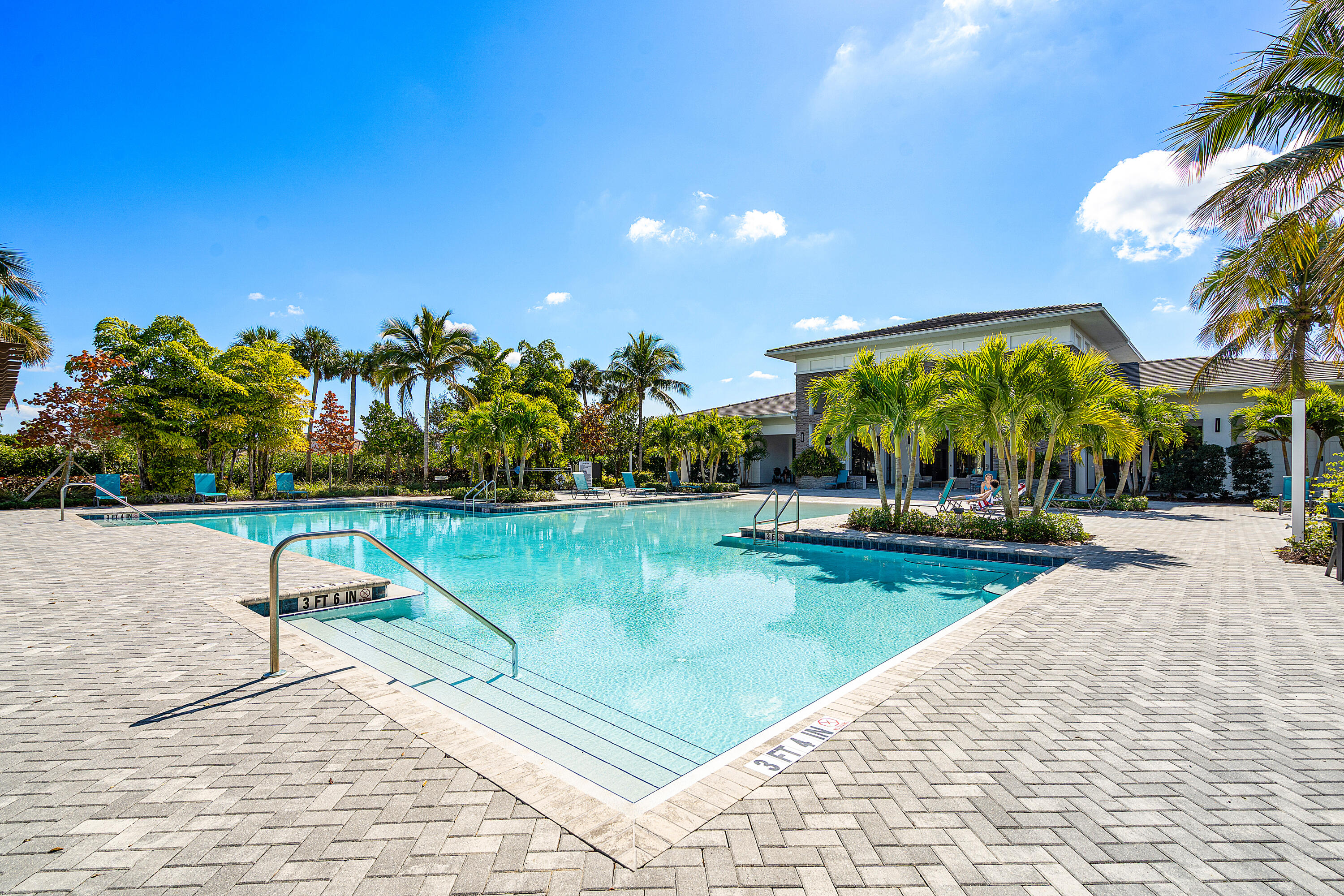 CRESTWOOD NORTH - Residential