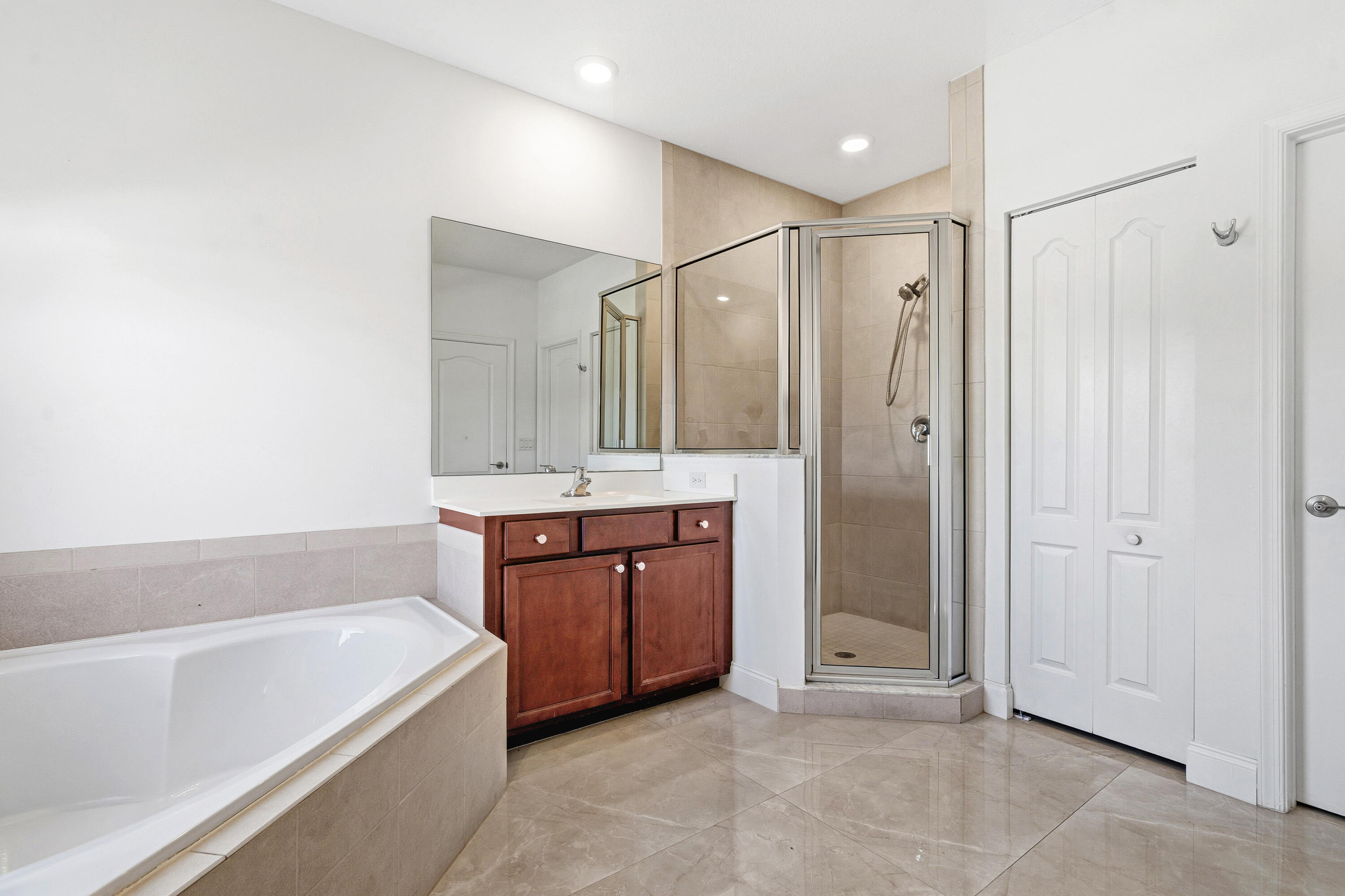 CRESTWOOD NORTH - Residential