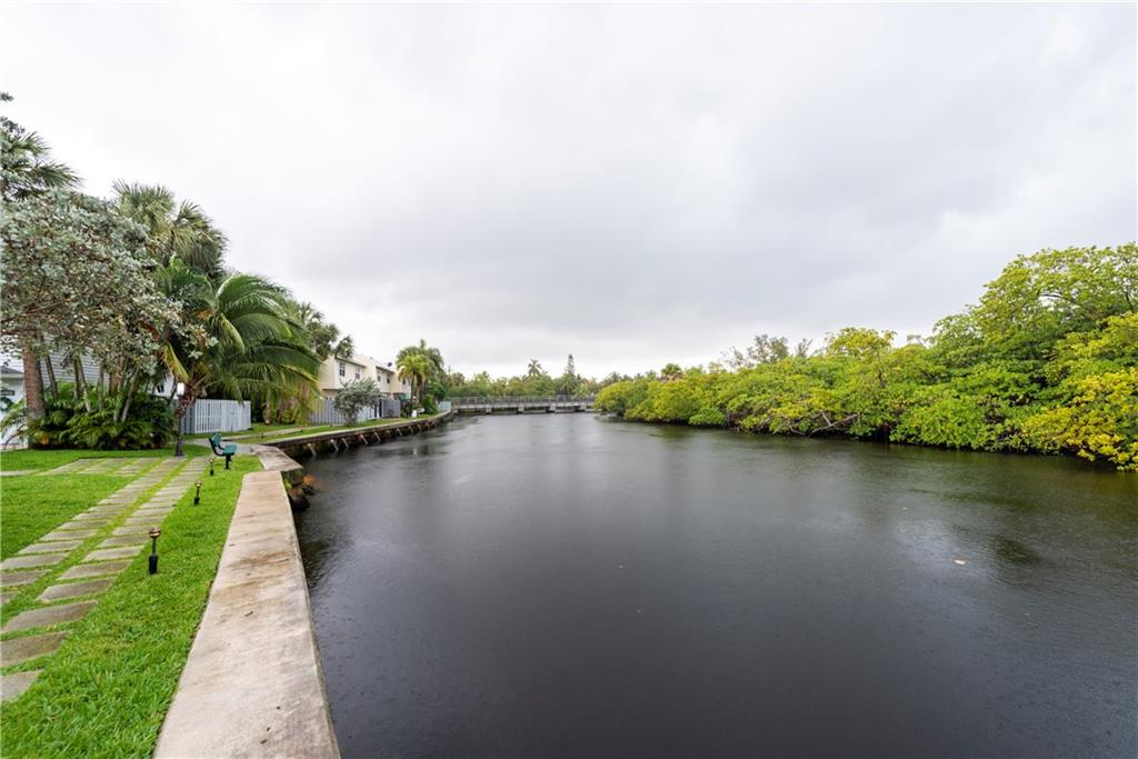 EDGEWATER TOWNHOMES - Residential