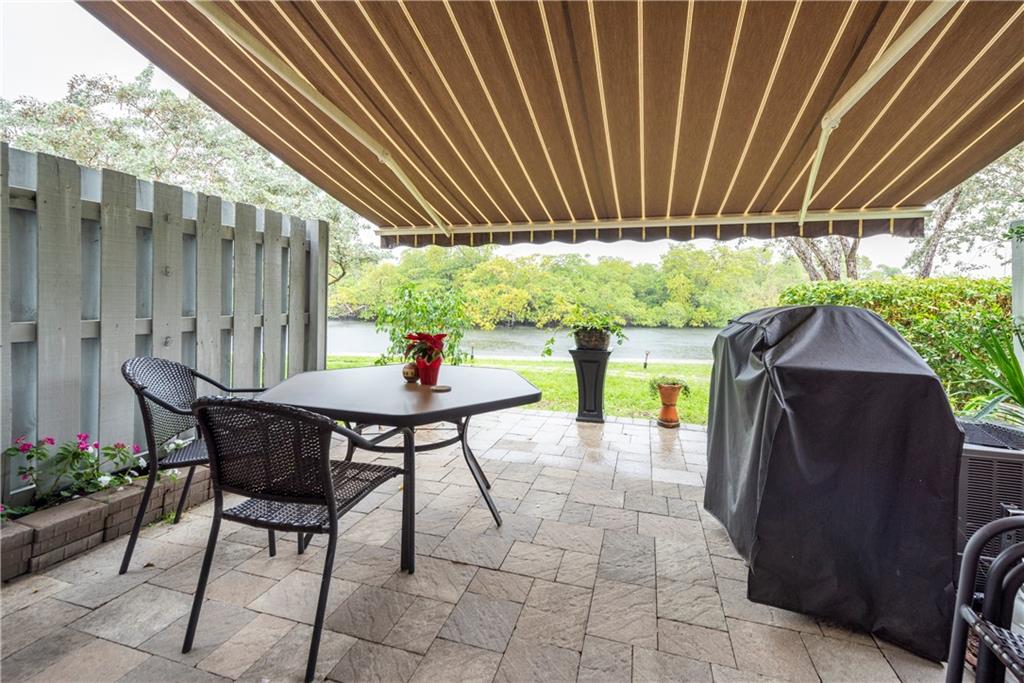 EDGEWATER TOWNHOMES - Residential