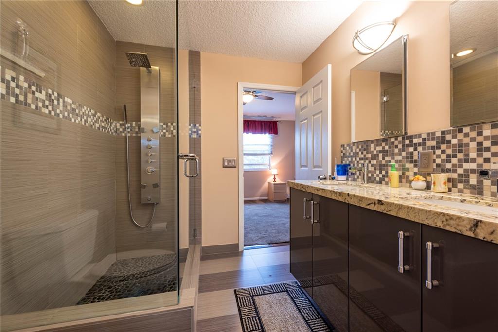 EDGEWATER TOWNHOMES - Residential