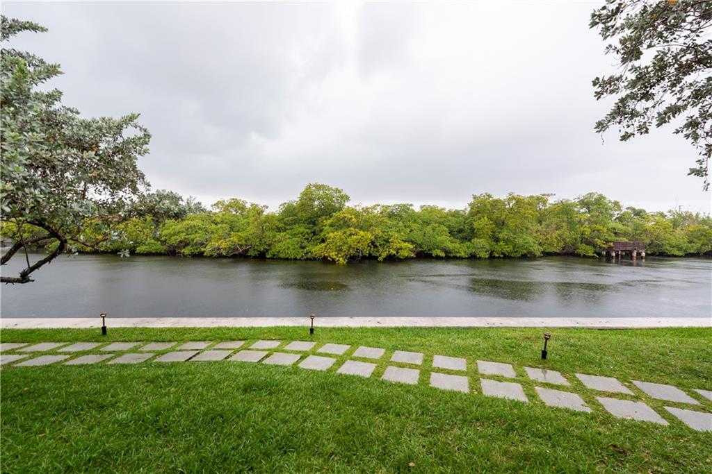 EDGEWATER TOWNHOMES - Residential