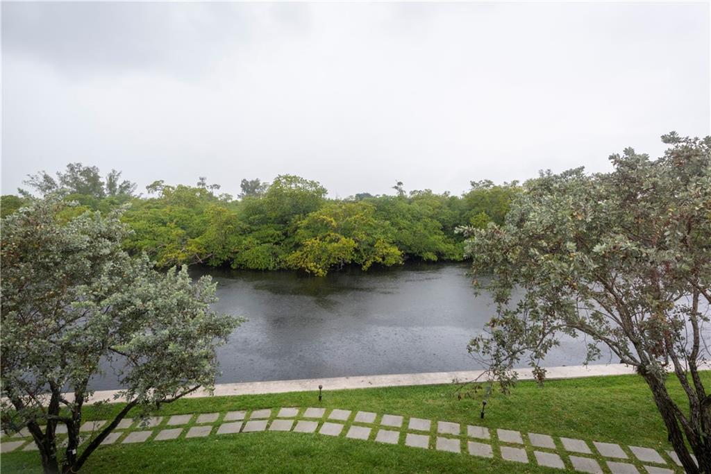 EDGEWATER TOWNHOMES - Residential