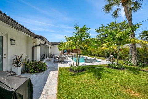 Tiny photo for 1011 SE 2ND Avenue, Pompano Beach, FL 33060 (MLS # B26089056)