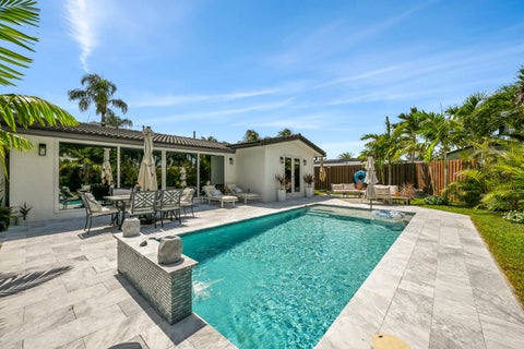 Photo of 1011 SE 2ND Avenue, Pompano Beach, FL 33060 (MLS # B26089056)