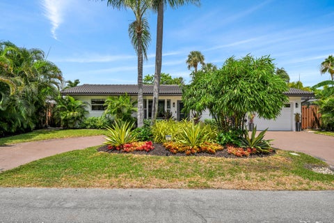 Tiny photo for 1011 SE 2ND Avenue, Pompano Beach, FL 33060 (MLS # B26089056)