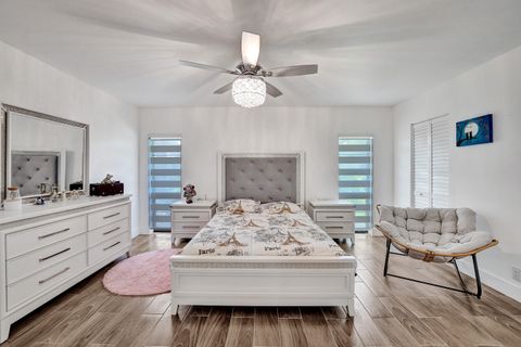Tiny photo for 9707 N New River Canal Road #221, Plantation, FL 33324 (MLS # B26015867)