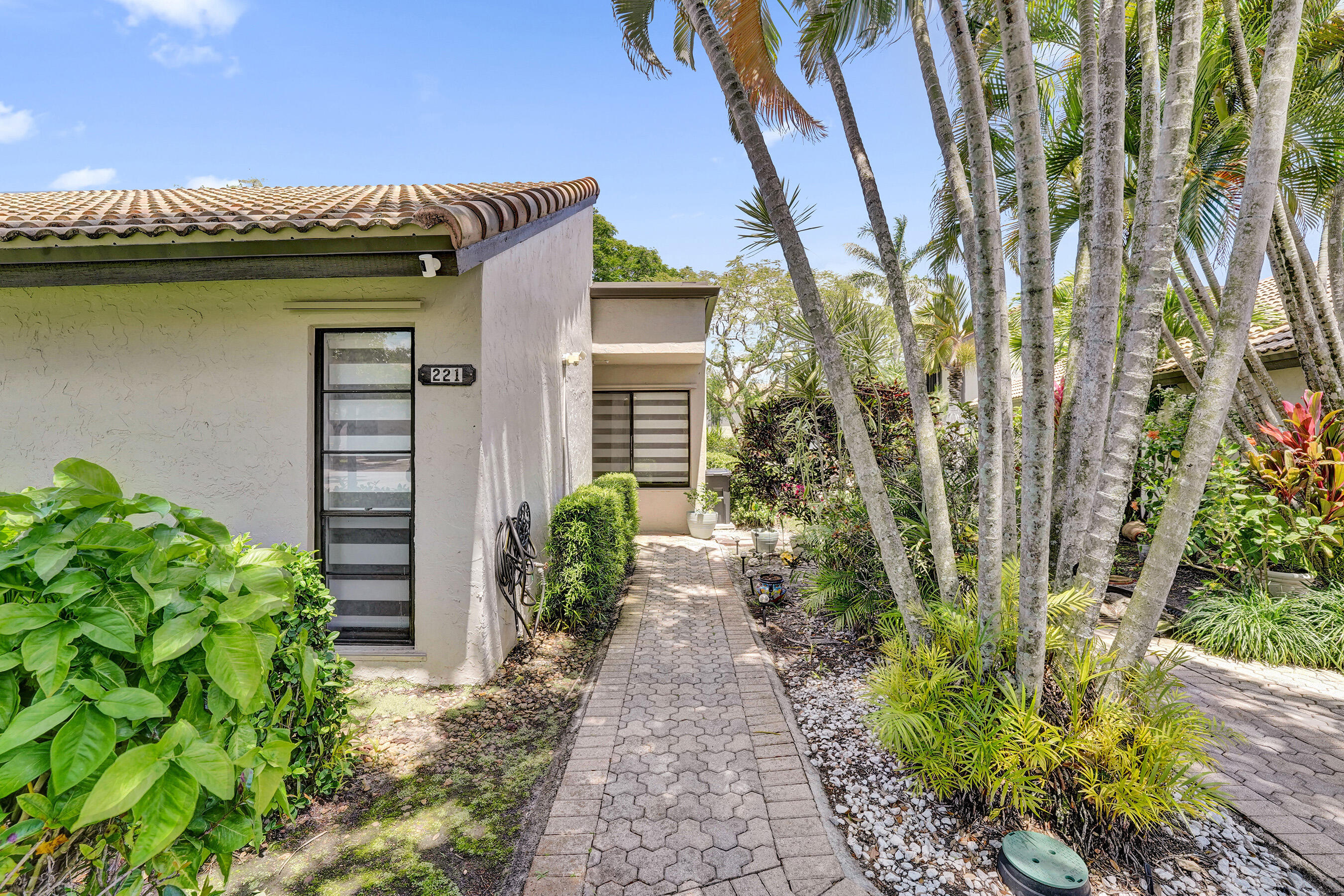TRELLISES 2 CONDO - Residential