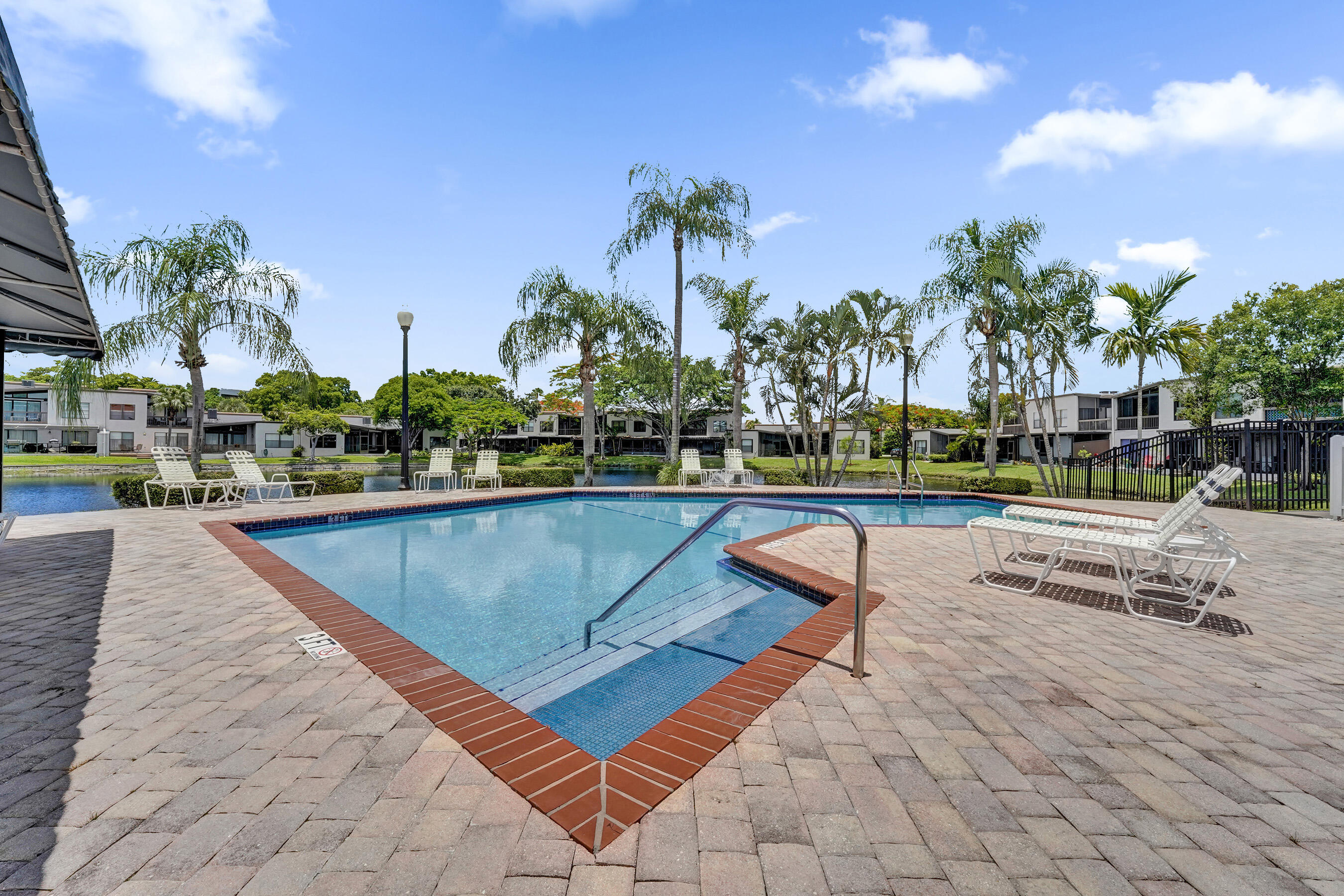 TRELLISES 2 CONDO - Residential
