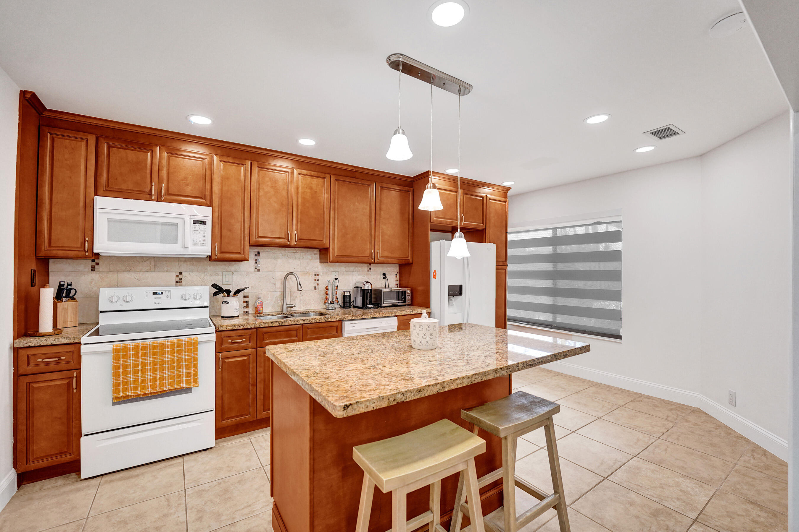 TRELLISES 2 CONDO - Residential